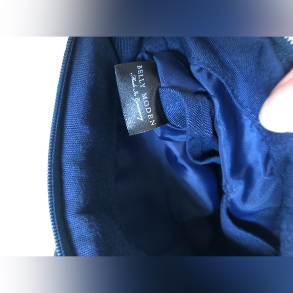 Belly Moden Lilly Pad Tapestry Crossbody Bag - Picture 3 of 6